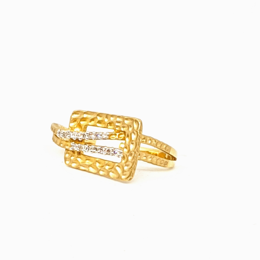 Hammered finish diamond ring